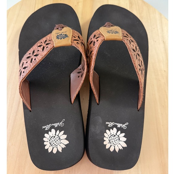 Yellow Box Women's Flip Flops Thong Sandals Brown Floral Cutout Size 8 - Picture 2 of 6